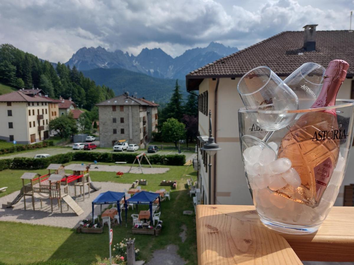 Hotel Da Marco Vigo di Cadore Exteriör bild